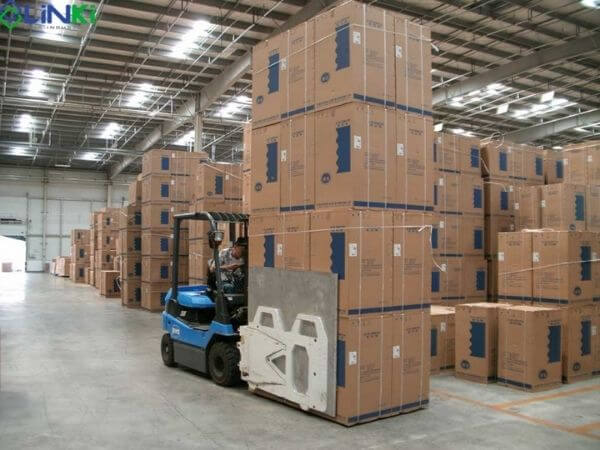 Công dụng xe nâng kẹp thùng carton