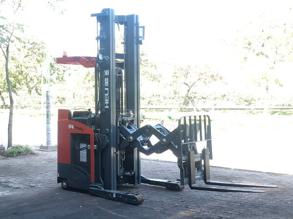 Xe nâng Reach truck heli